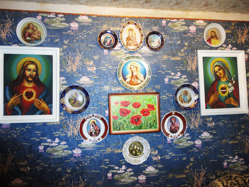 Декоративні тарелі на християнську тематику з колекції М. Мандзюка